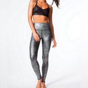 ALO Yoga Air Brushed Metallic Gray Leggings Small